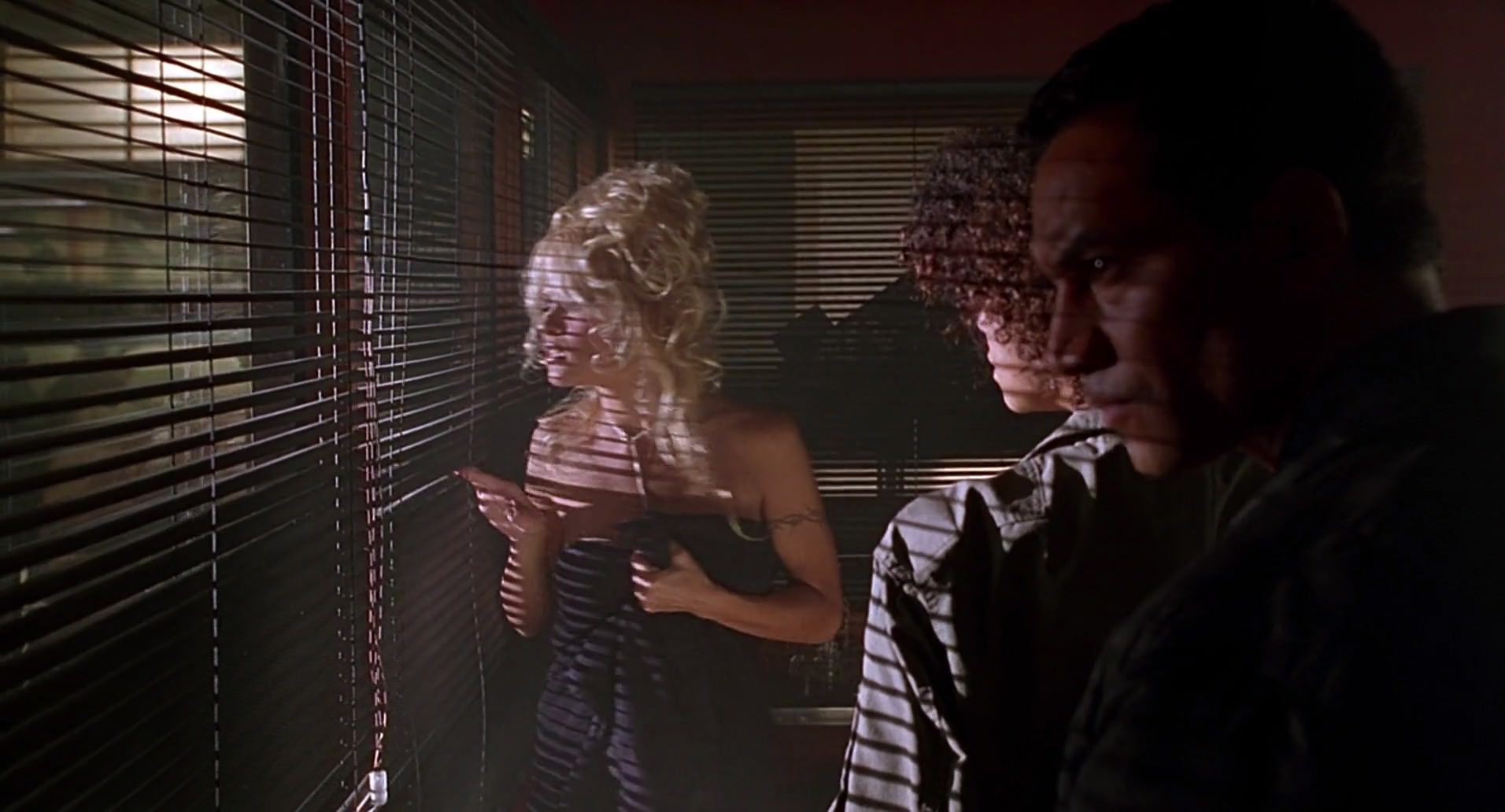 Barb Wire (1996) screencap 7101