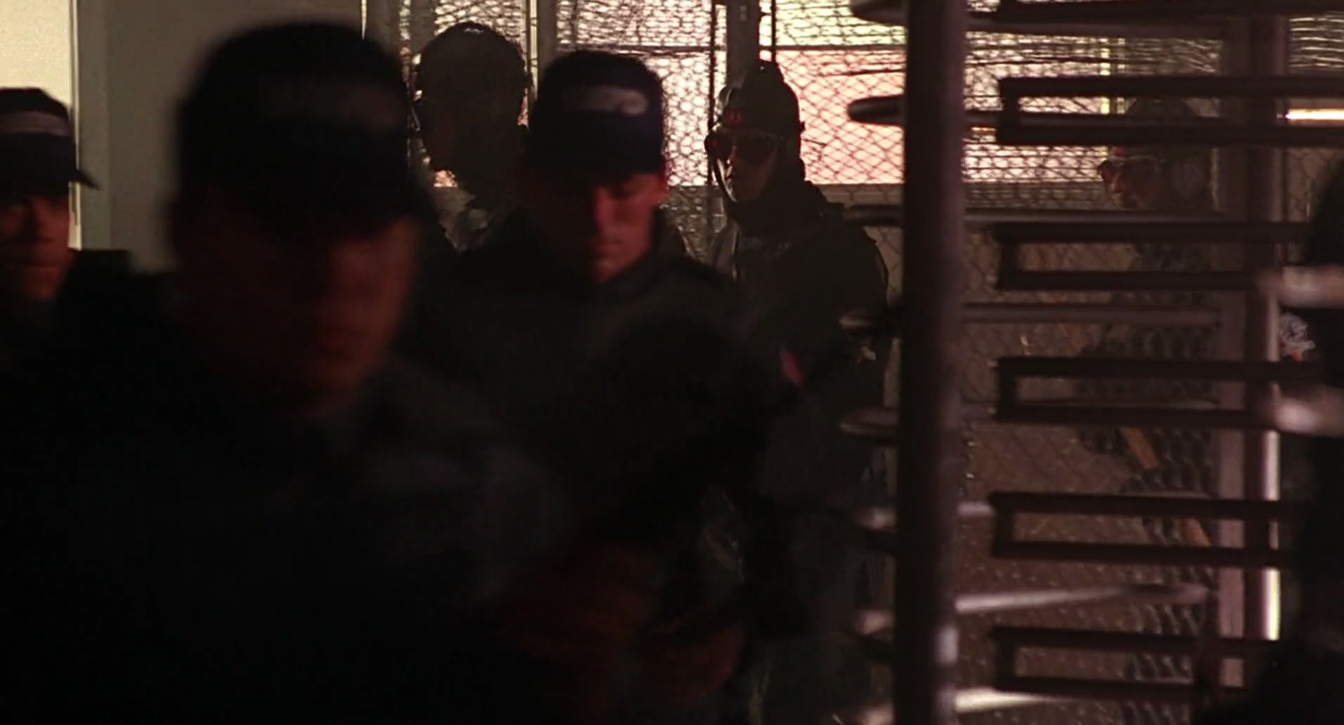 Barb Wire (1996) screencap 7122