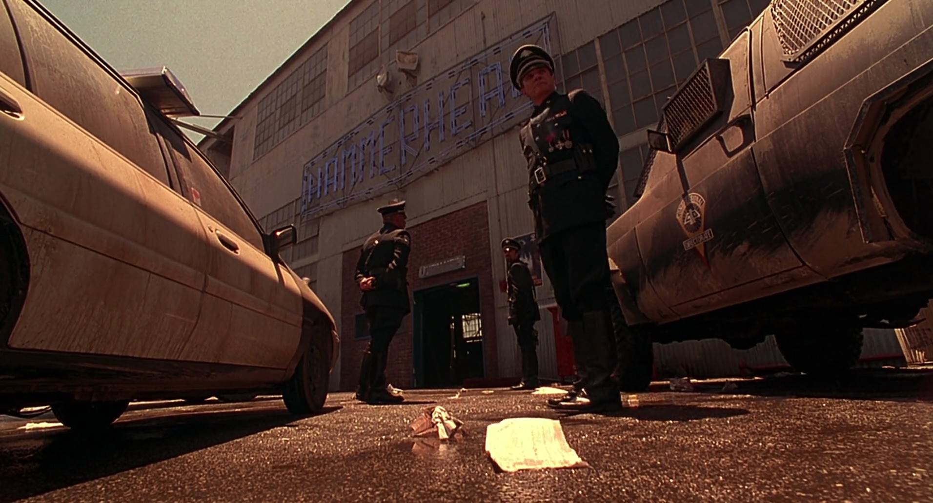 Barb Wire (1996) screencap 7137