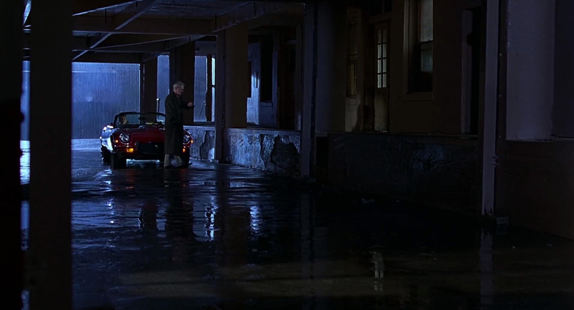 Barb Wire (1996) screencap 714