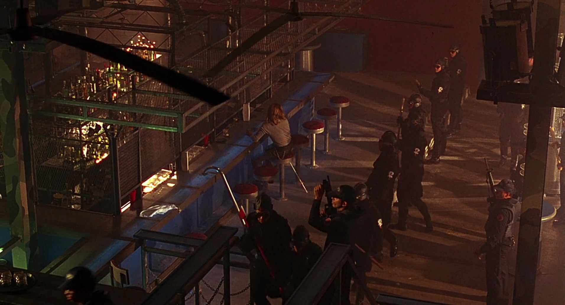 Barb Wire (1996) HD screenshot 7148