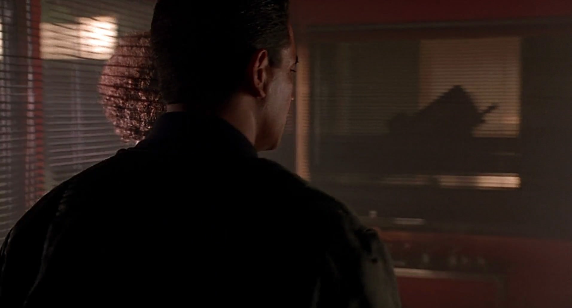 Barb Wire (1996) screencap 7155