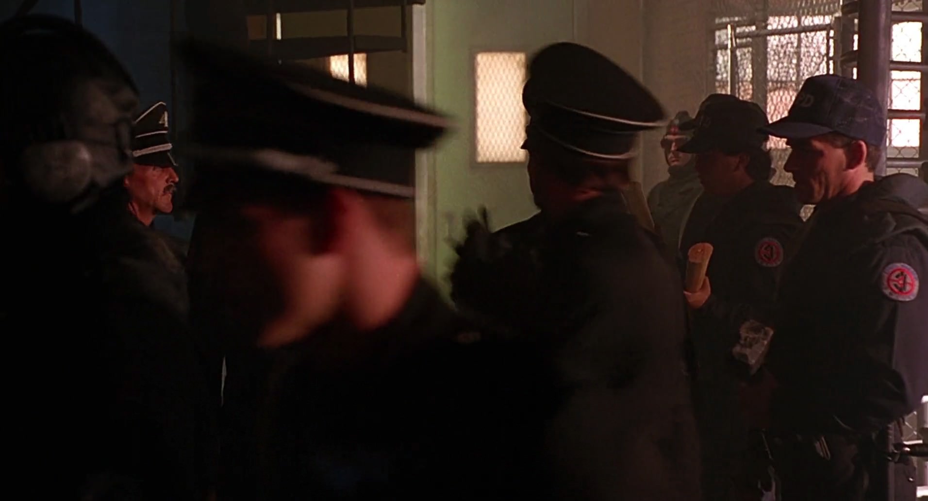Barb Wire (1996) screencap 7179