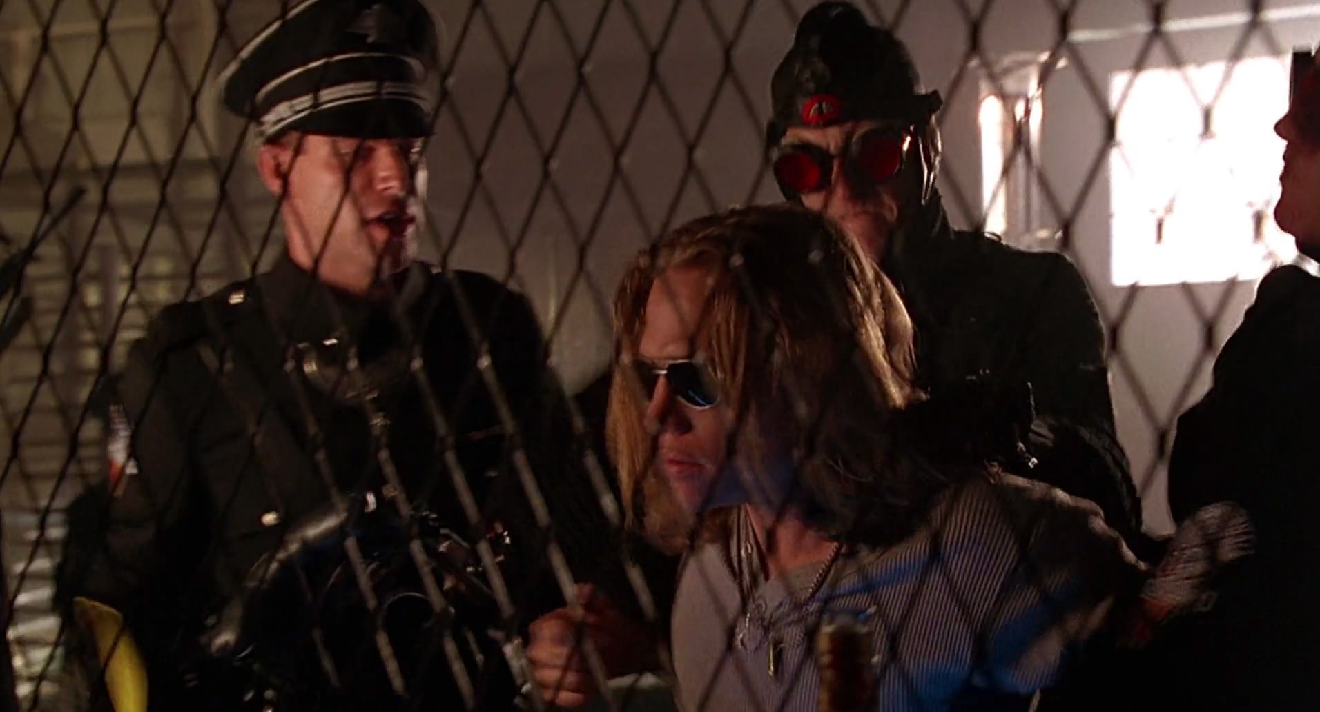 Barb Wire (1996) screencap 7182