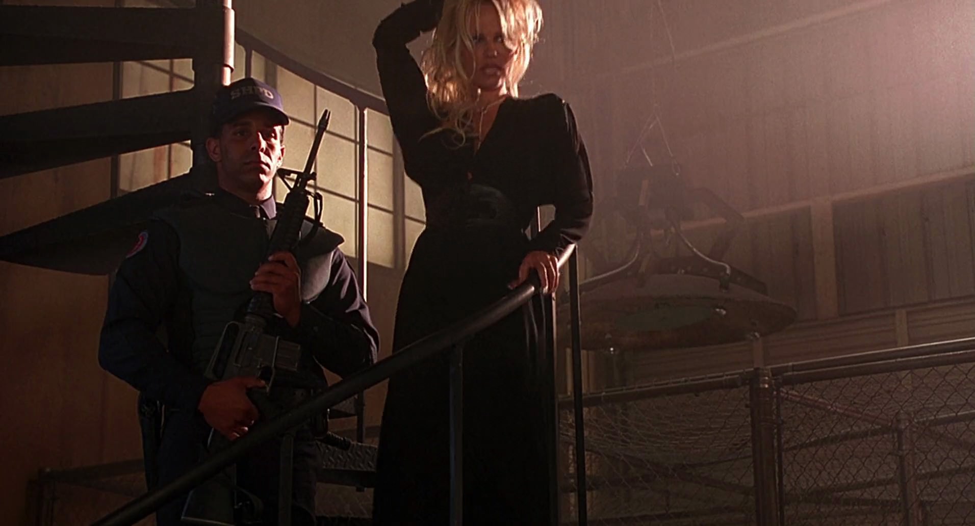 Barb Wire (1996) HD screenshot 7217