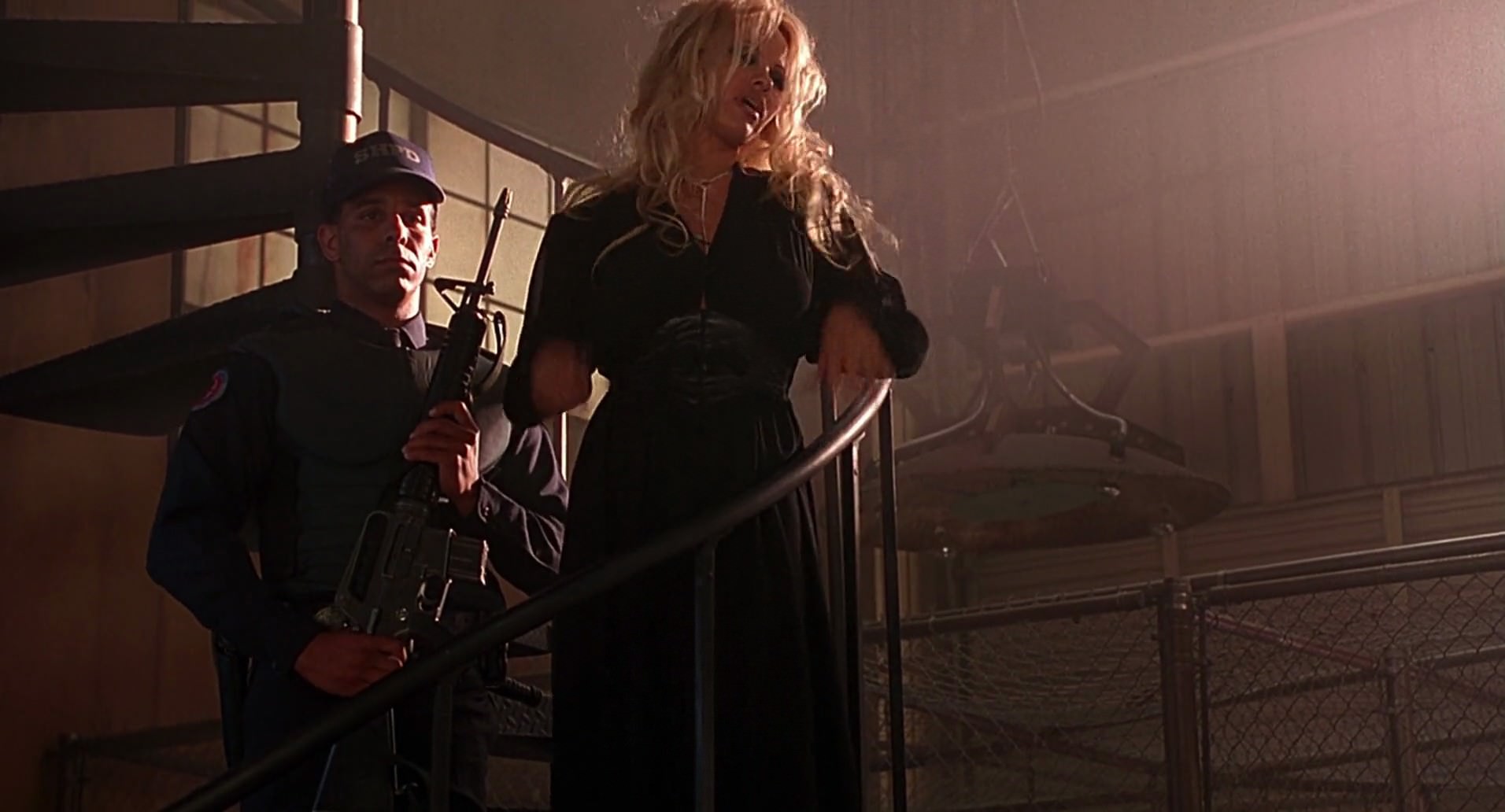 Barb Wire (1996) screencap 7221