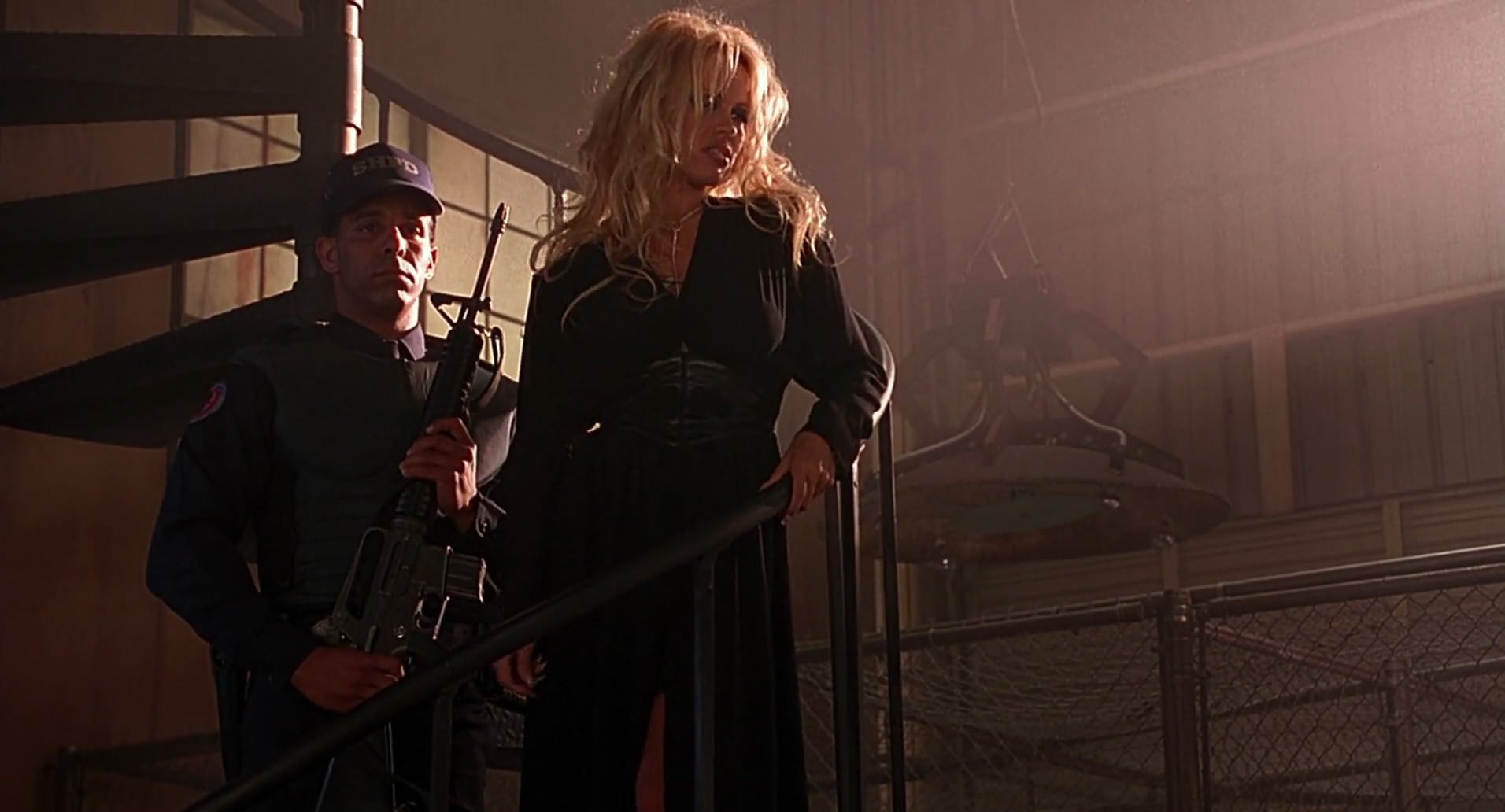 Barb Wire (1996) HD screenshot 7223