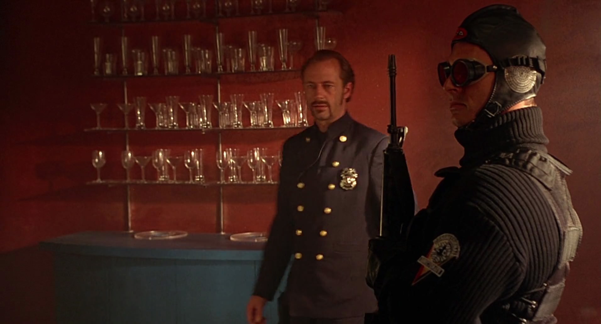 Barb Wire (1996) screencap 7242