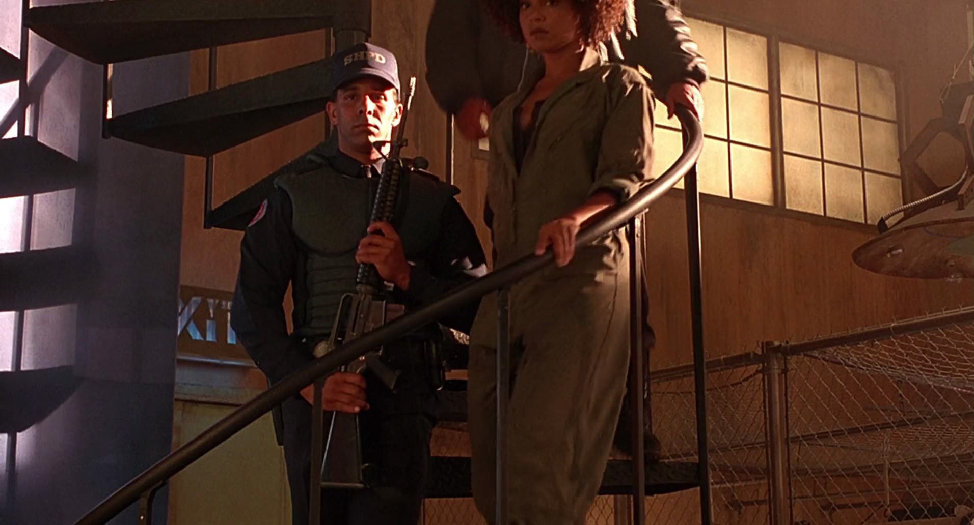 Barb Wire (1996) screencap 7269