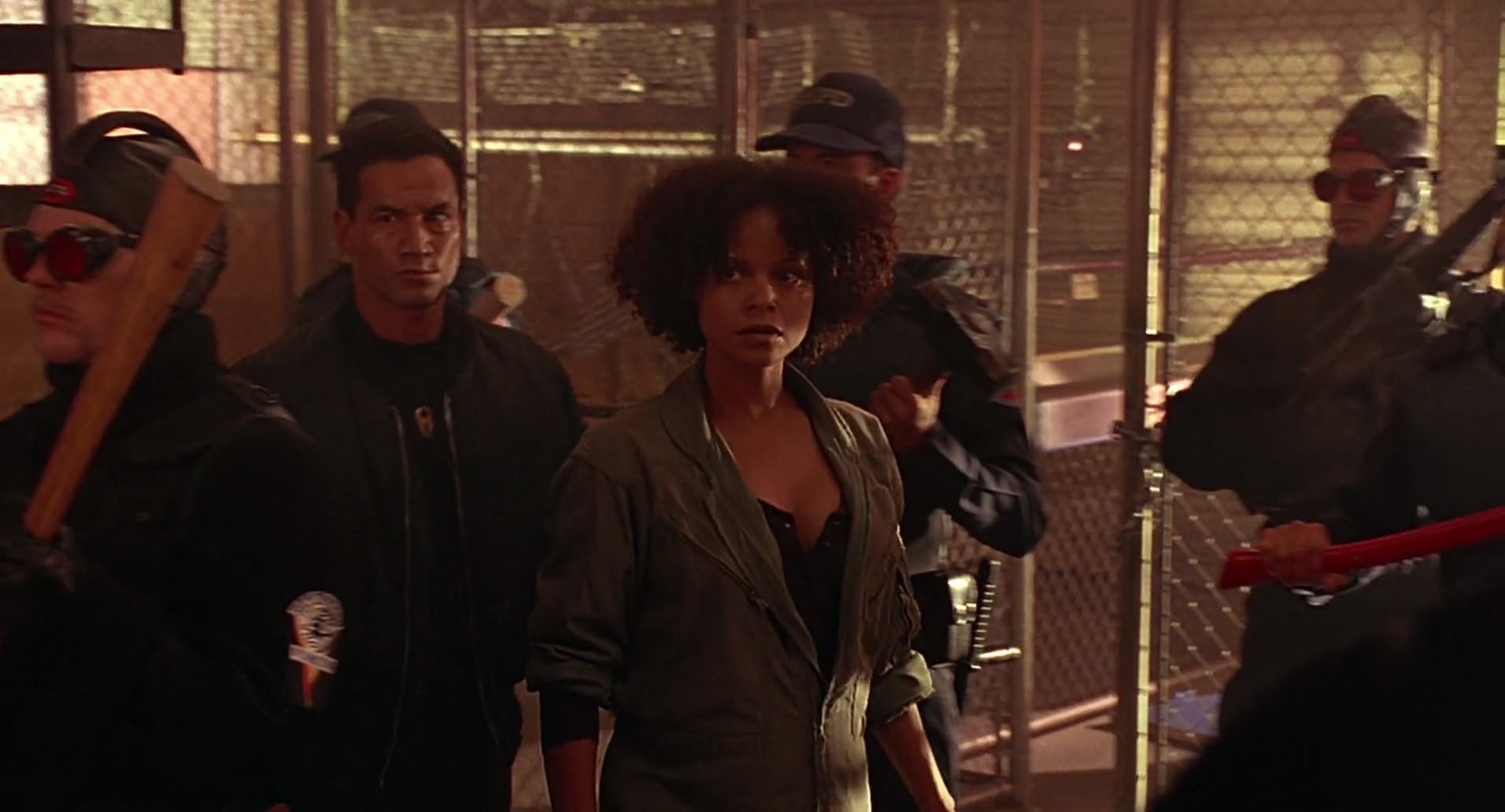 Barb Wire (1996) screencap 7290