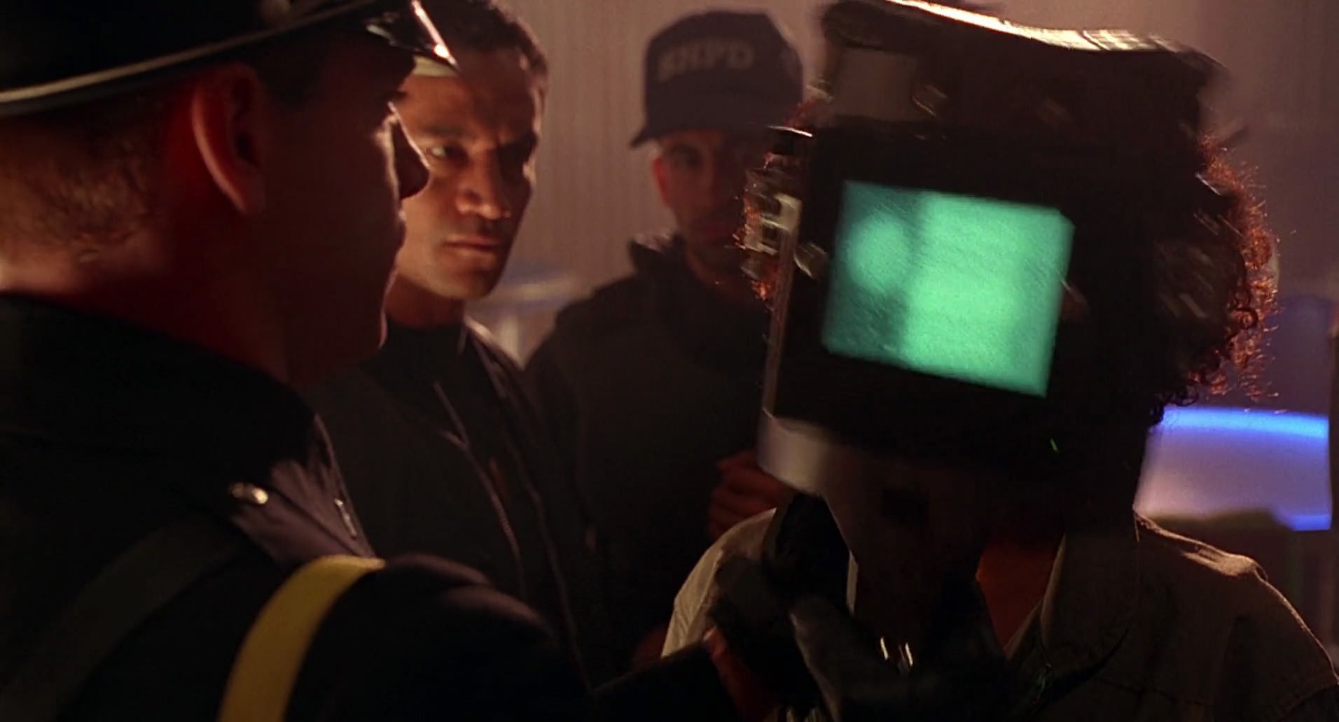 Barb Wire (1996) screencap 7329