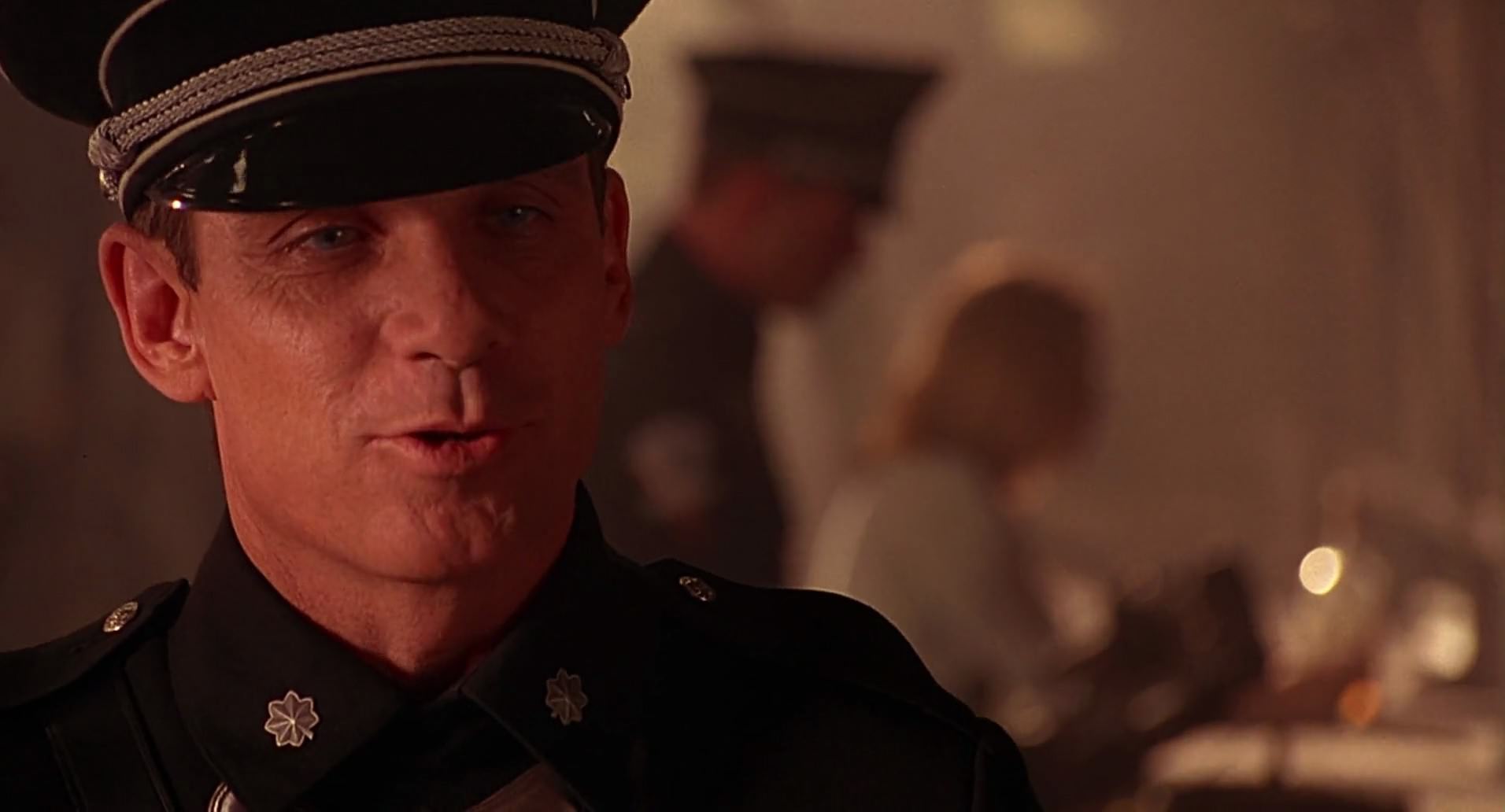 Barb Wire (1996) screencap 7368