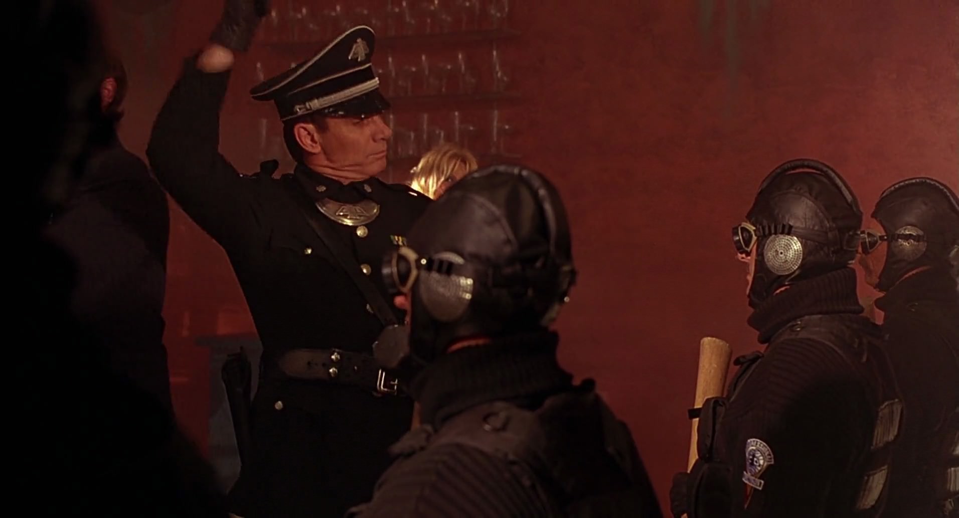 Barb Wire (1996) screencap 7395