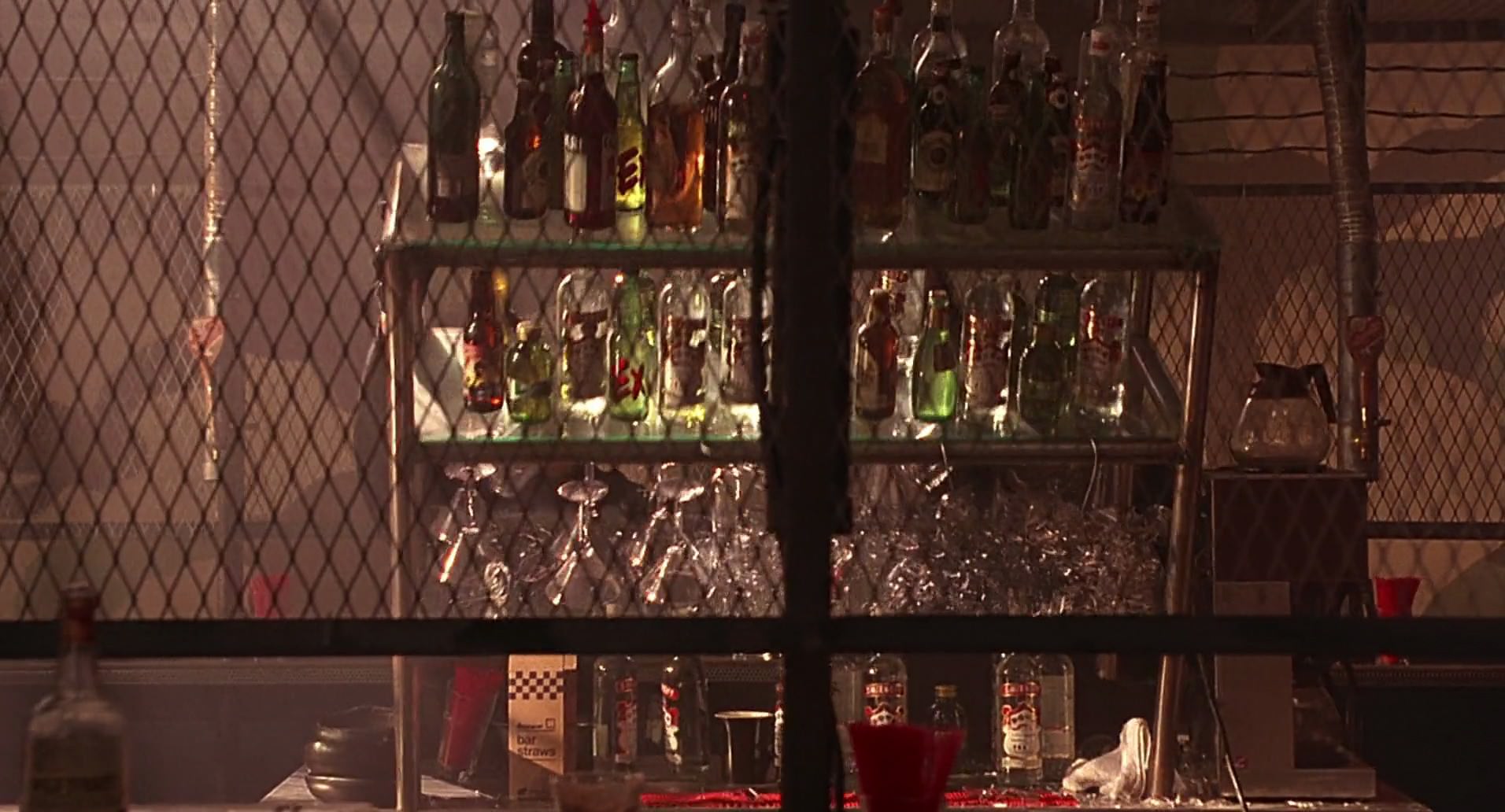 Barb Wire (1996) screencap 7413