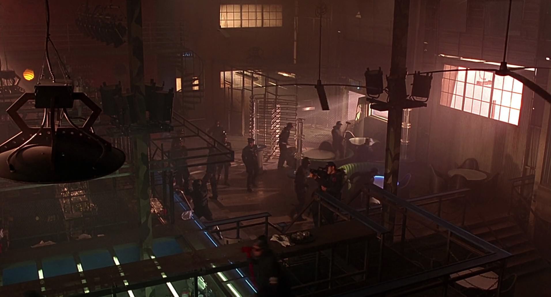 Barb Wire (1996) HD screenshot 7436