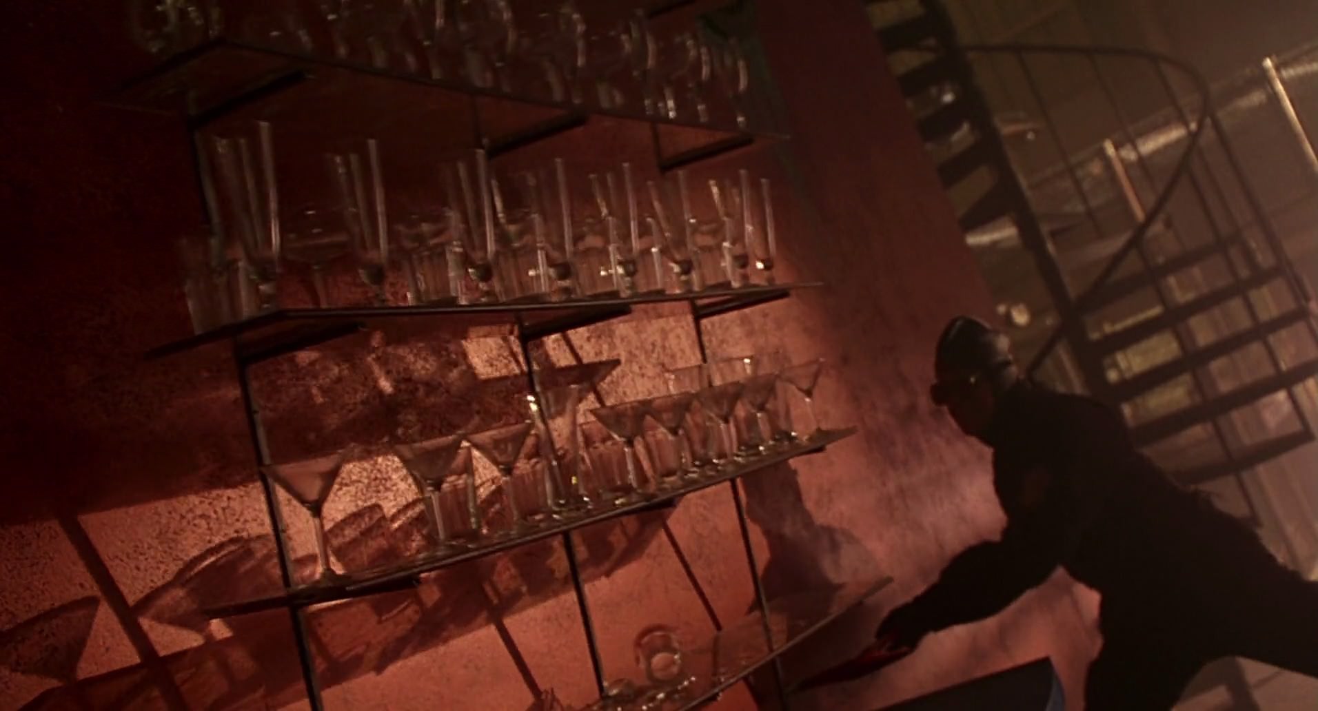Barb Wire (1996) screencap 7470