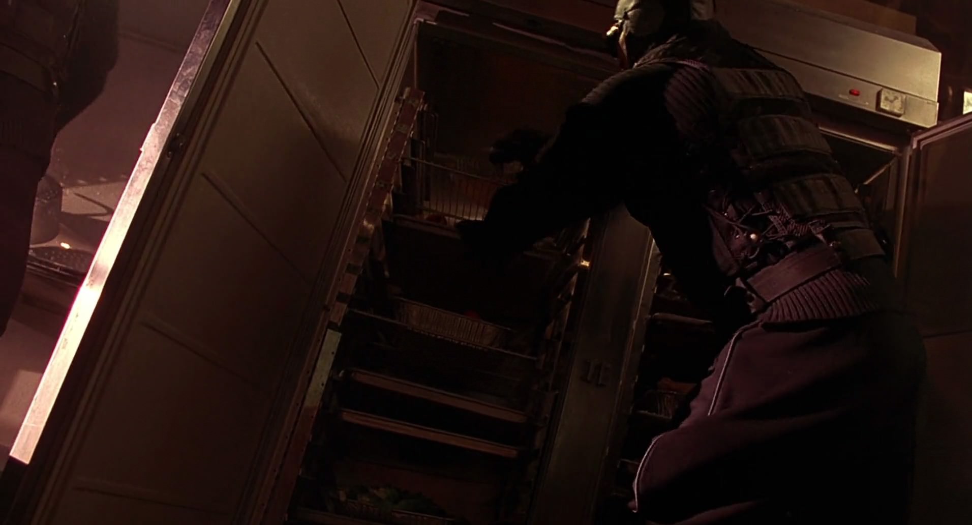Barb Wire (1996) screencap 7485