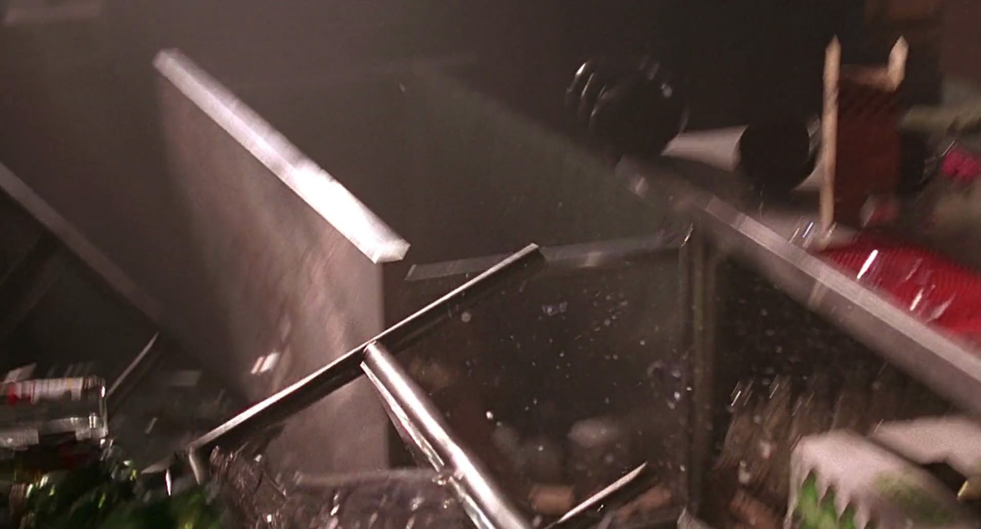 Barb Wire (1996) HD screenshot 7493