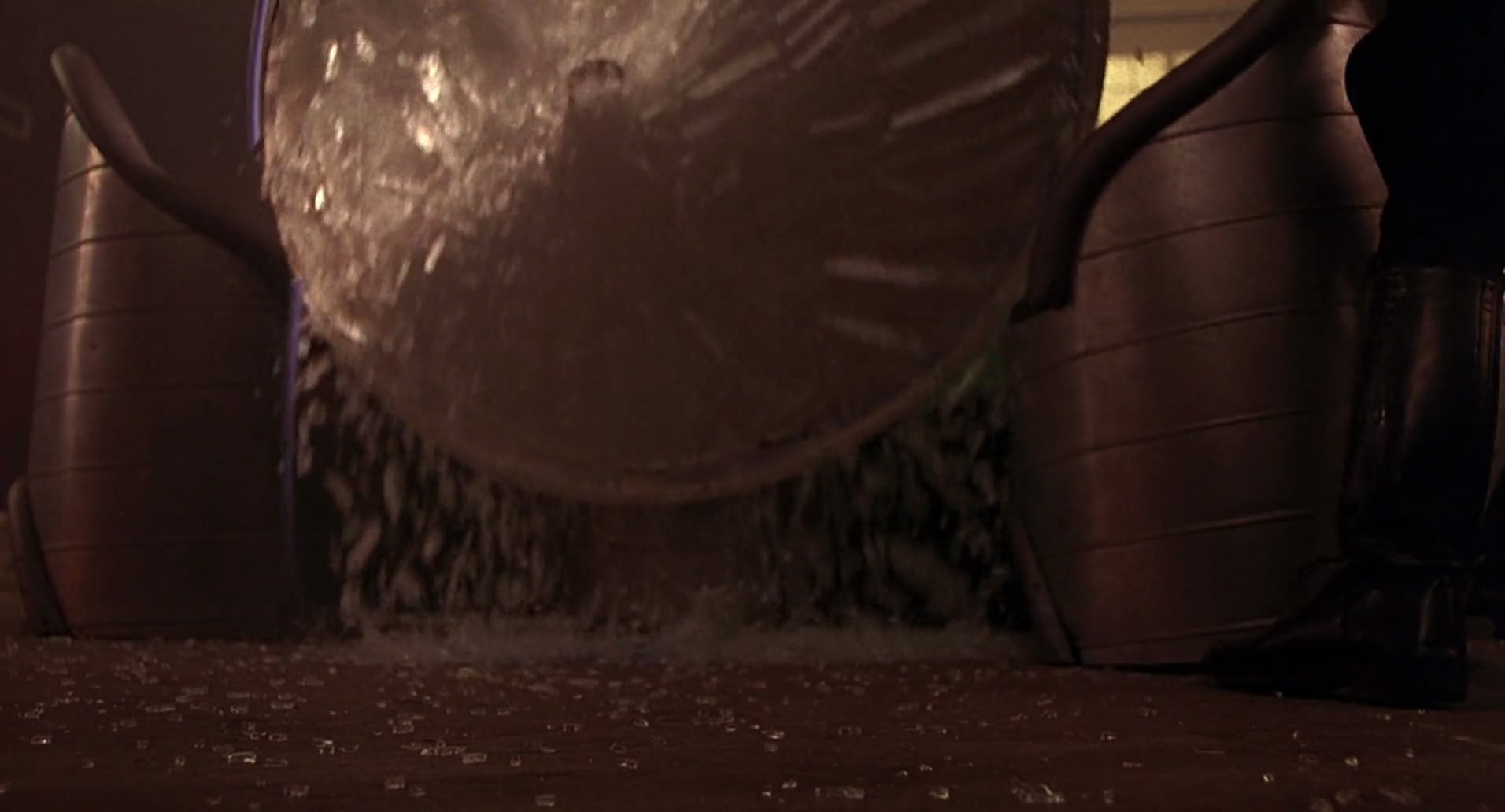 Barb Wire (1996) screencap 7509