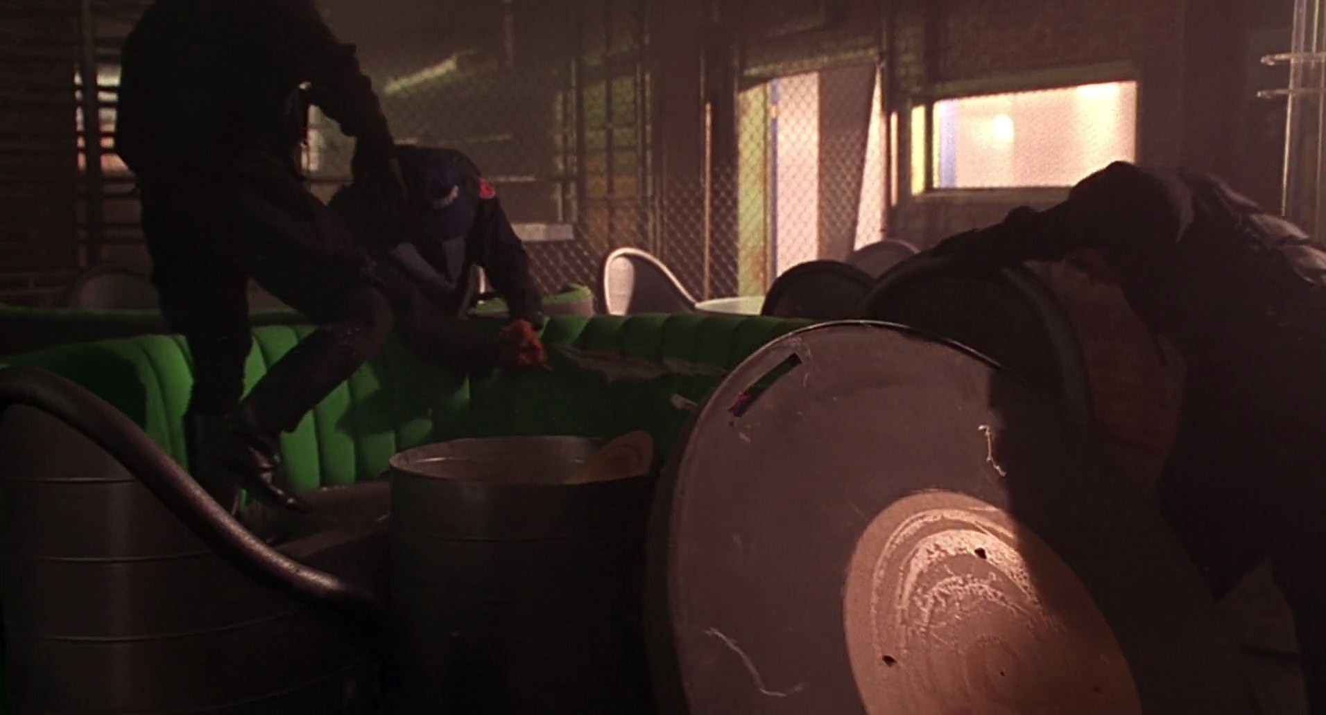 Barb Wire (1996) screencap 7515