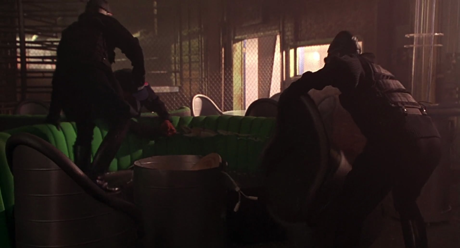 Barb Wire (1996) HD screenshot 7517