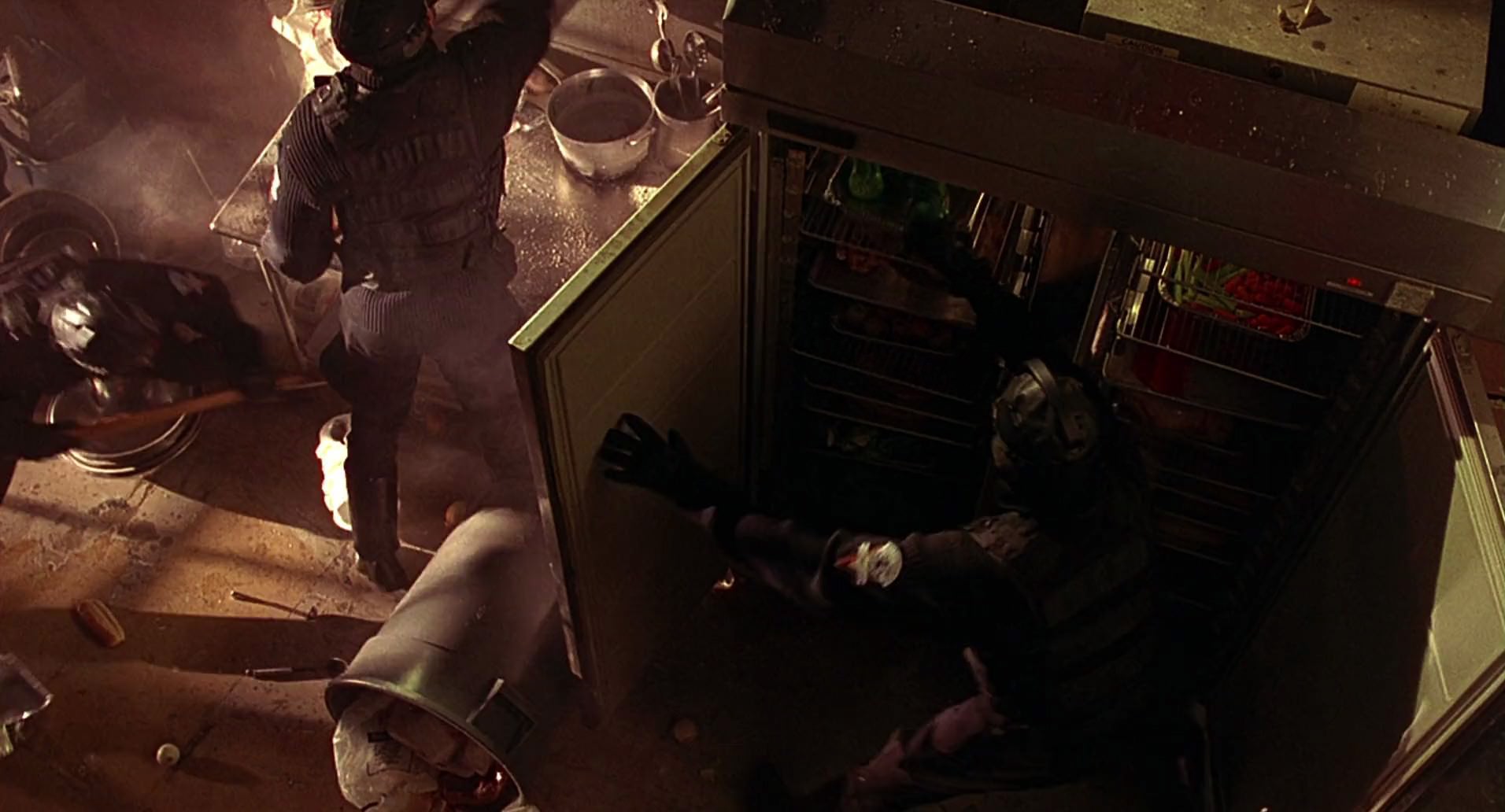 Barb Wire (1996) screencap 7524