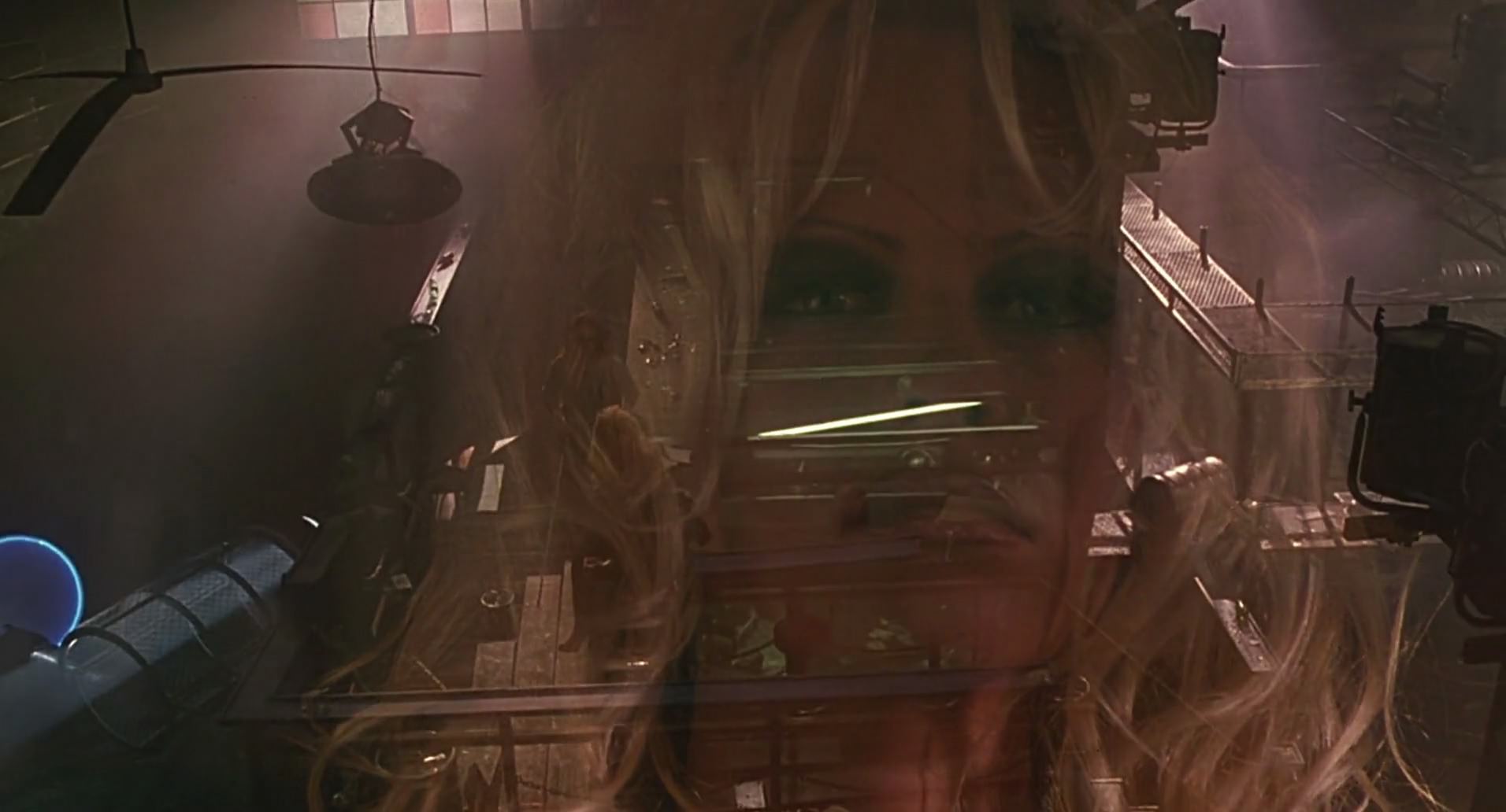 Barb Wire (1996) screencap 7545