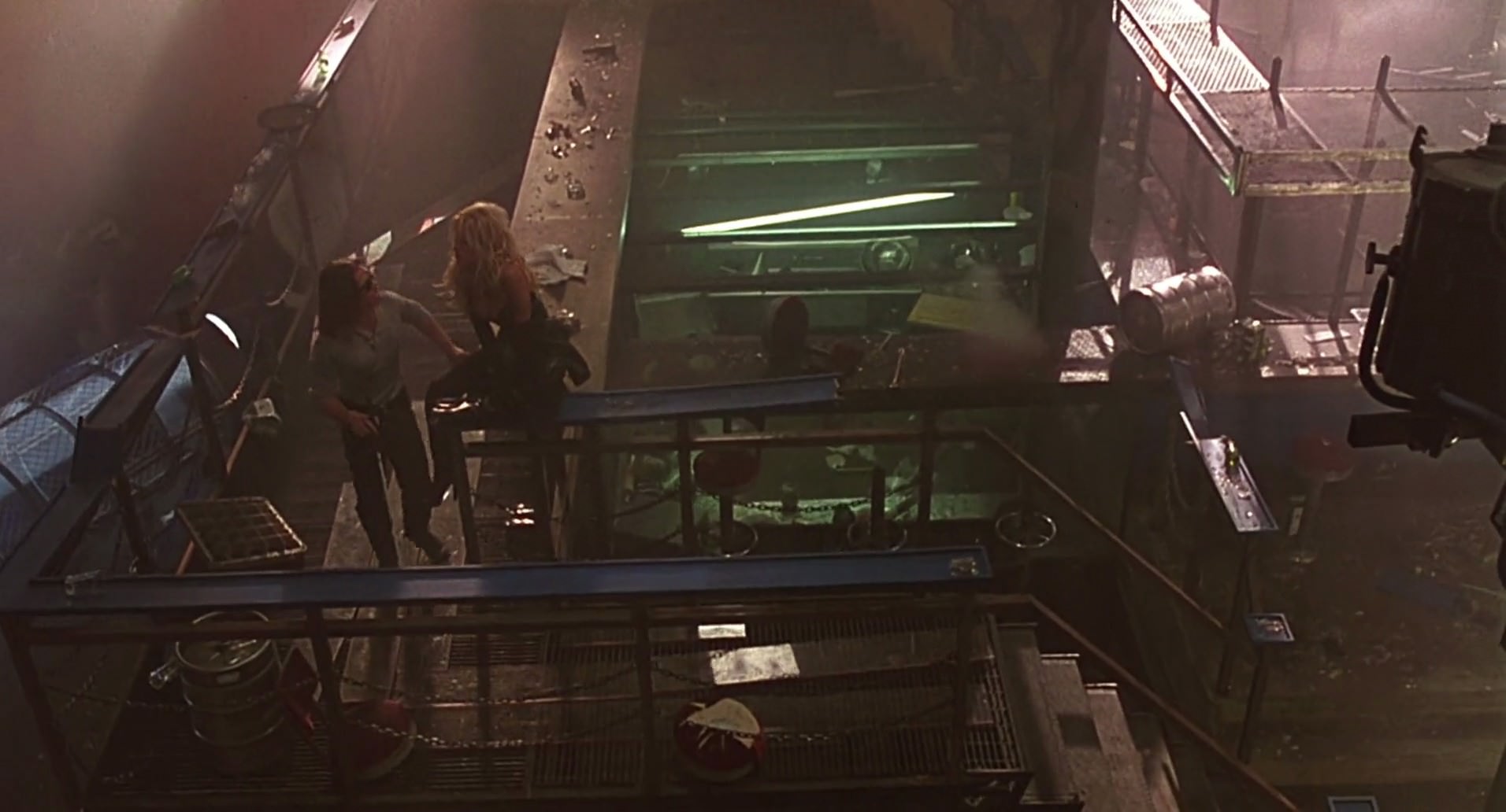 Barb Wire (1996) HD screenshot 7553