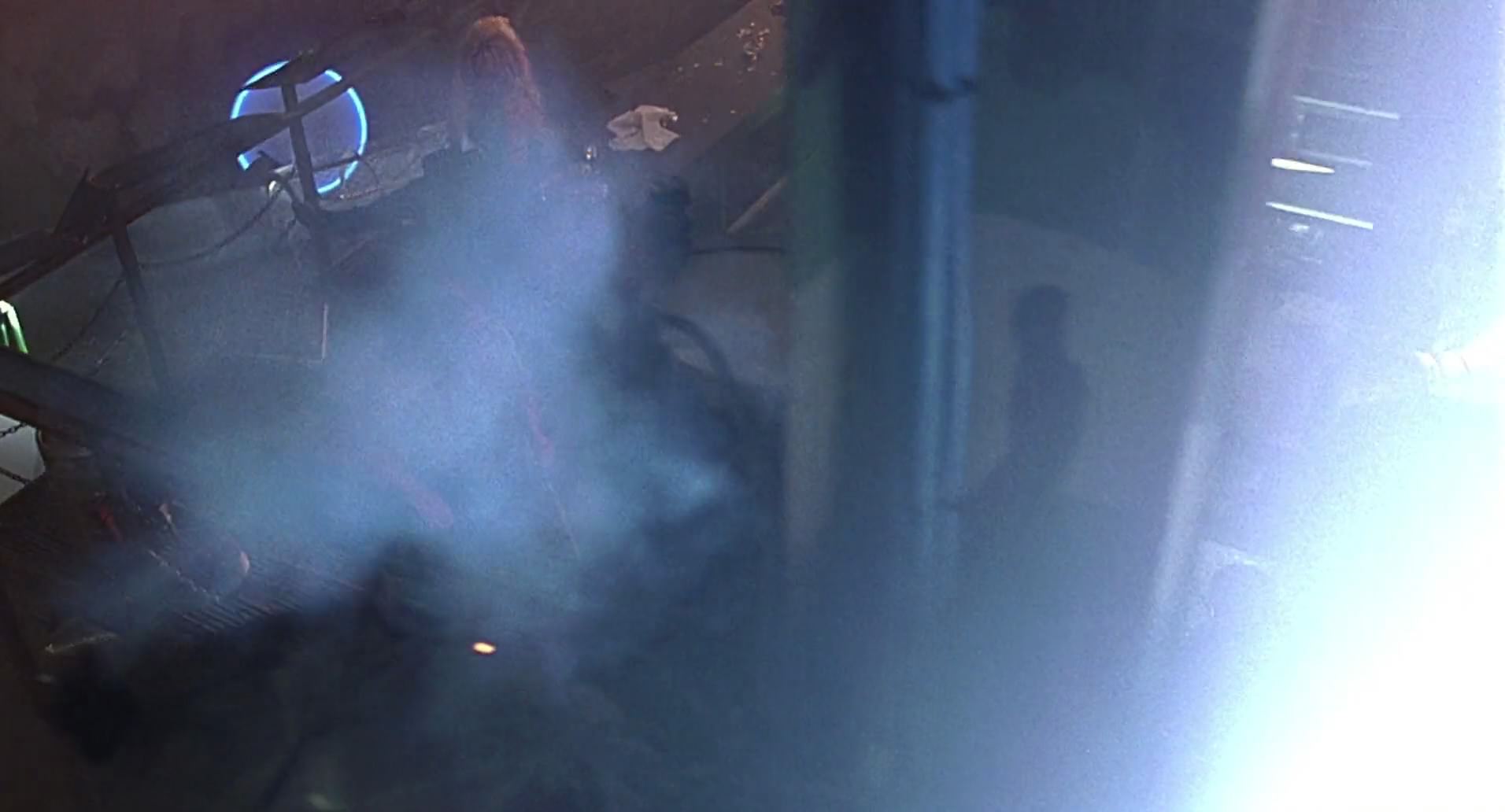 Barb Wire (1996) screencap 7566