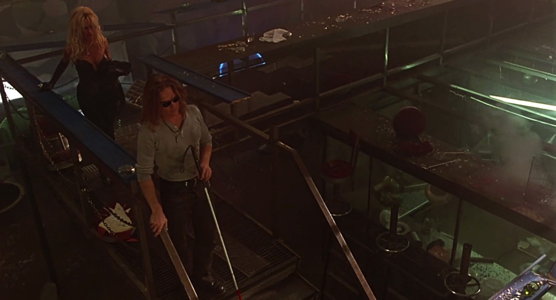 Barb Wire (1996) HD screenshot 7574