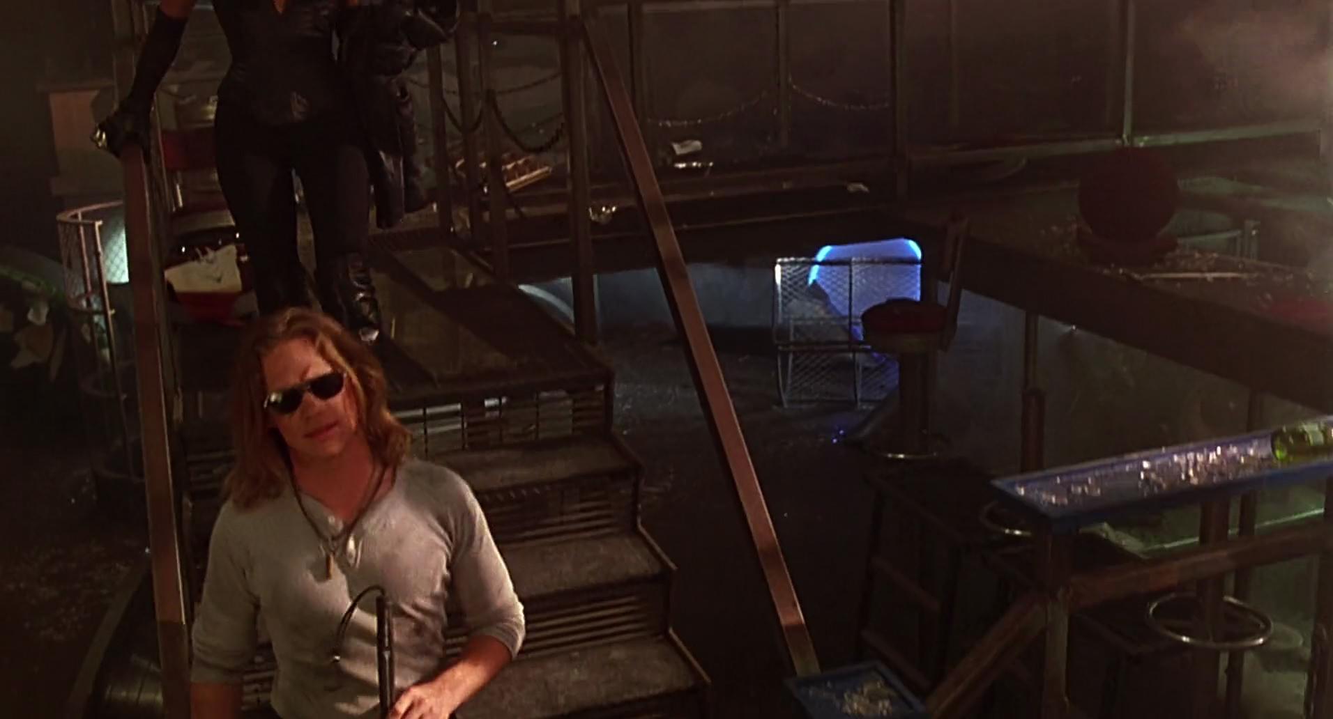 Barb Wire (1996) HD screenshot 7583