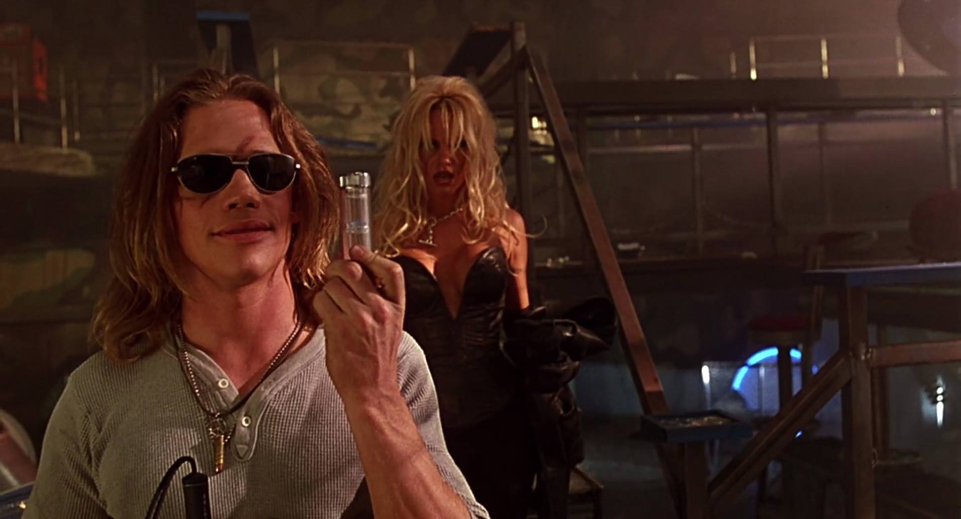 Barb Wire (1996) screencap 7596