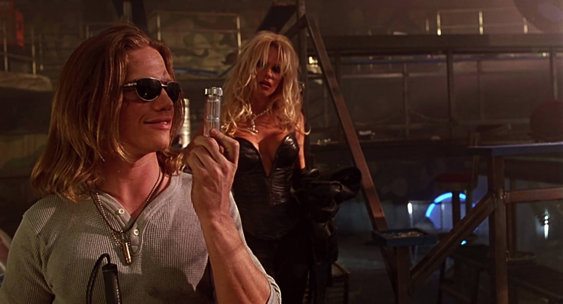 Barb Wire (1996) screencap 7602