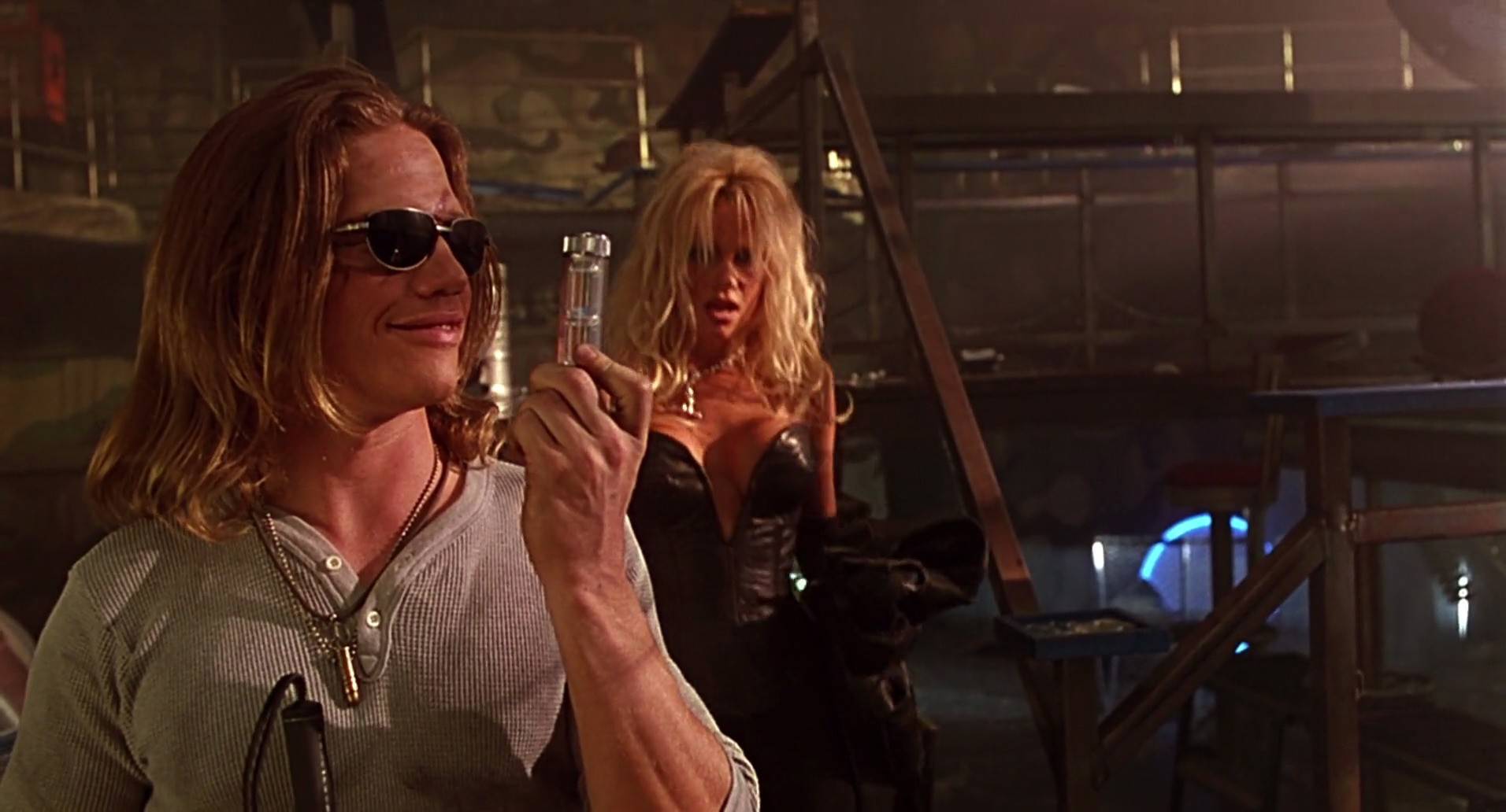 Barb Wire (1996) HD screenshot 7604