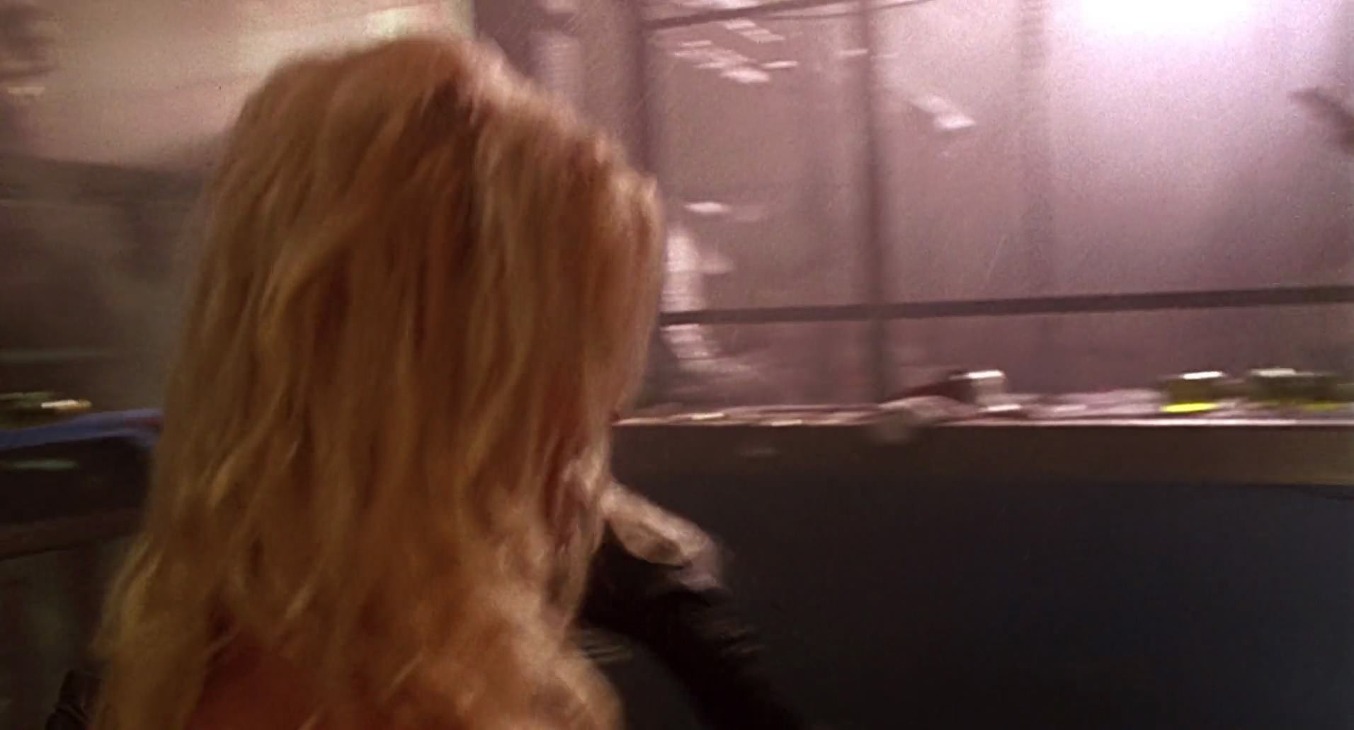 Barb Wire (1996) HD screenshot 7610