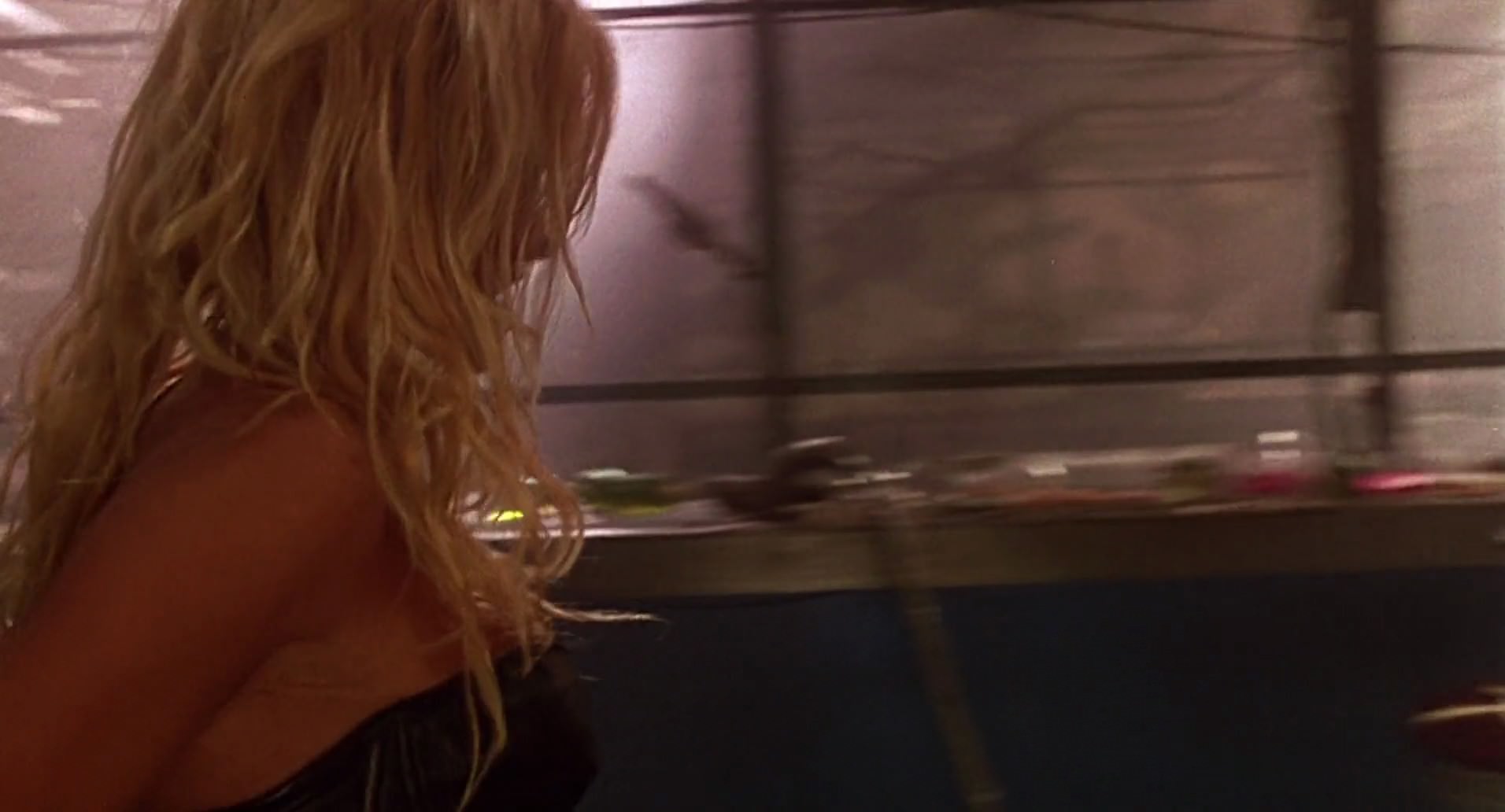 Barb Wire (1996) screencap 7611