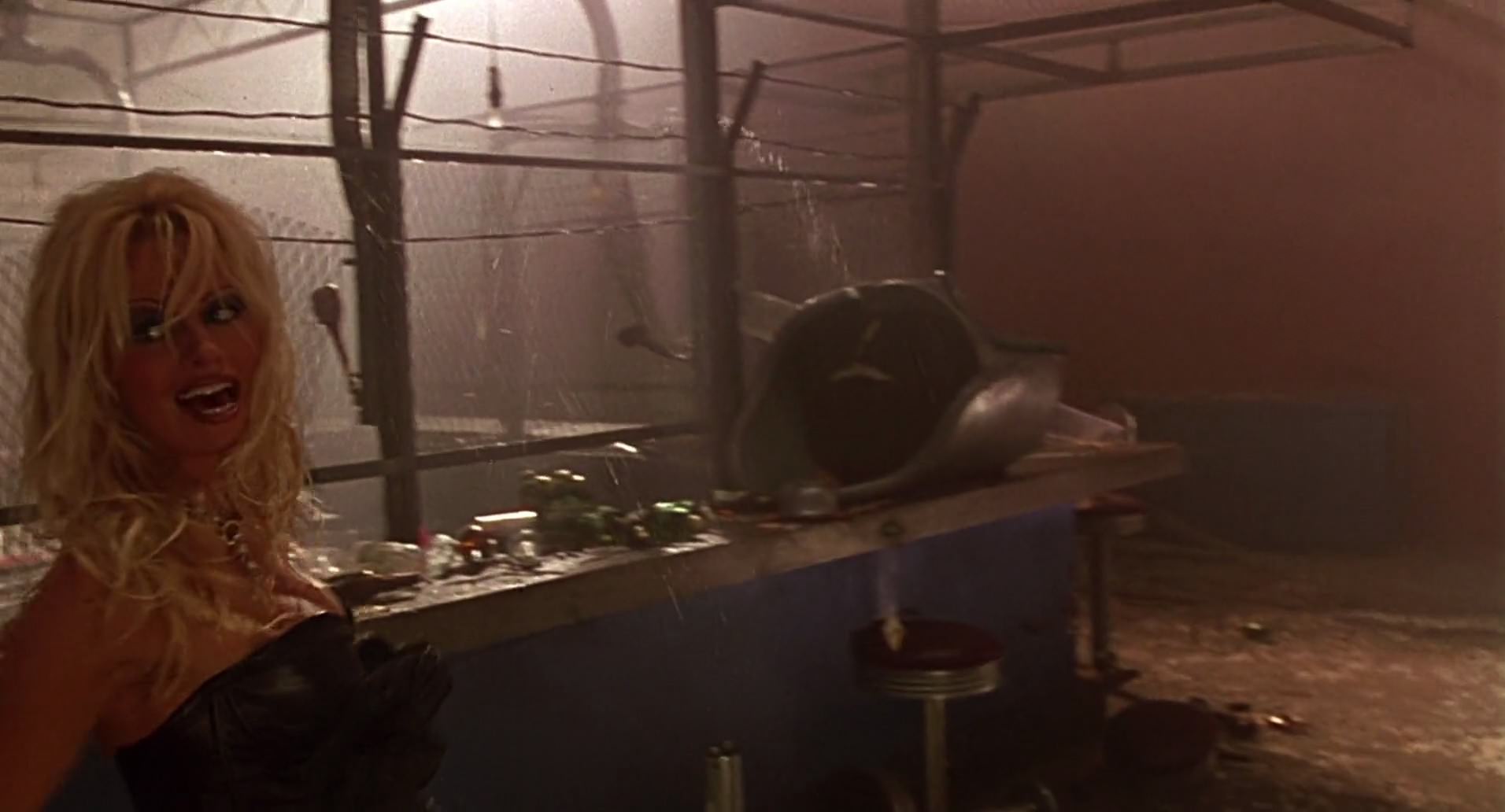 Barb Wire (1996) screencap 7614