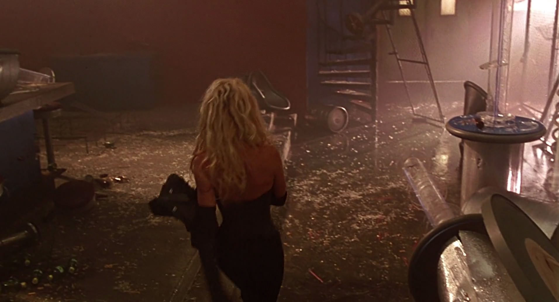 Barb Wire (1996) HD screenshot 7619