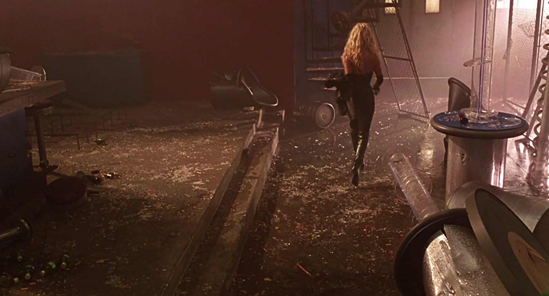 Barb Wire (1996) screencap 7626