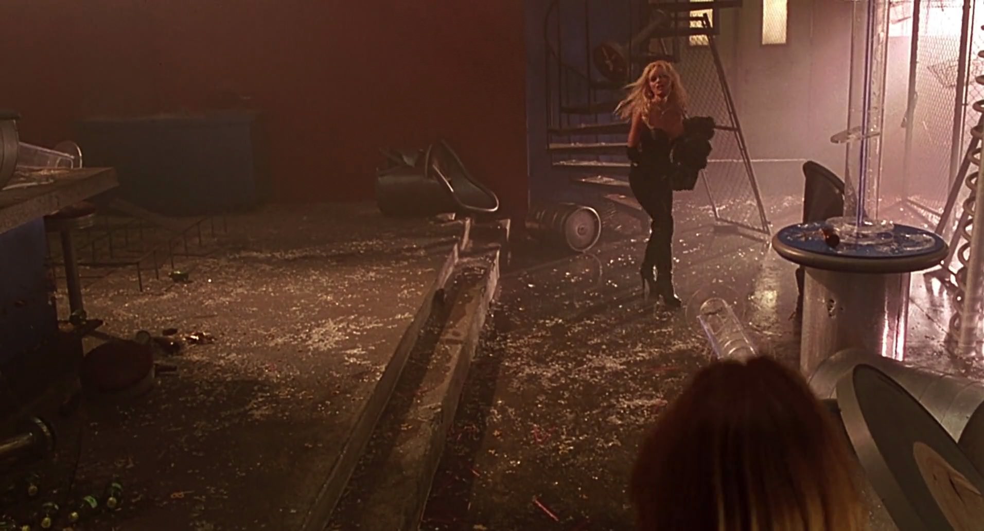 Barb Wire (1996) HD screenshot 7628