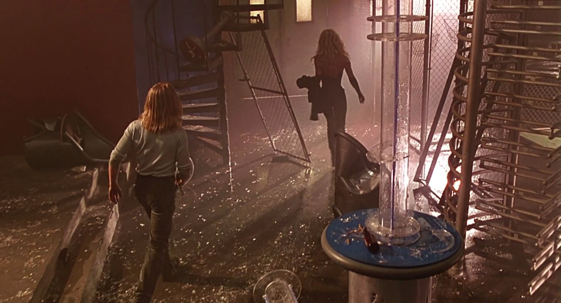 Barb Wire (1996) screencap 7641