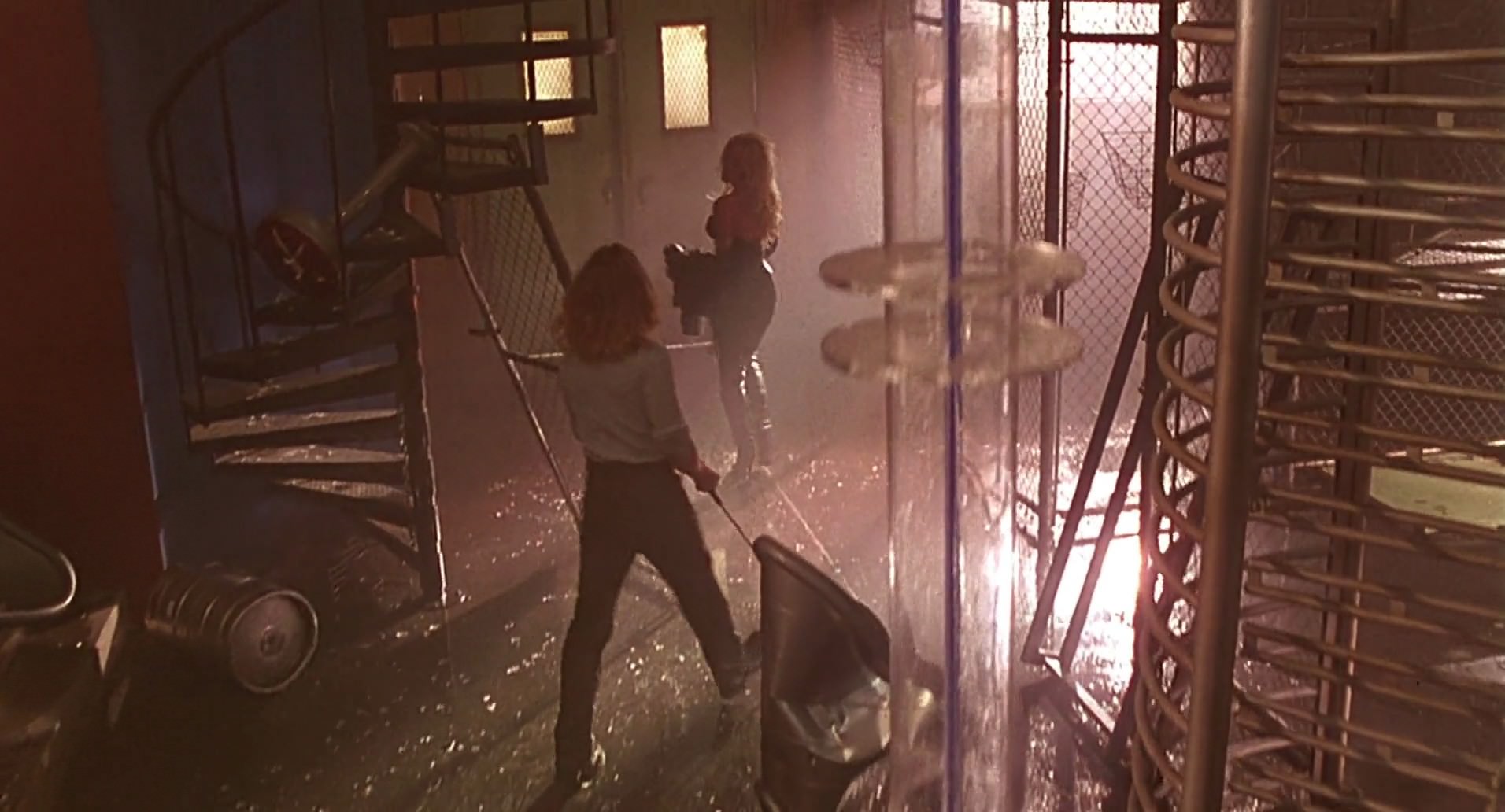 Barb Wire (1996) screencap 7644
