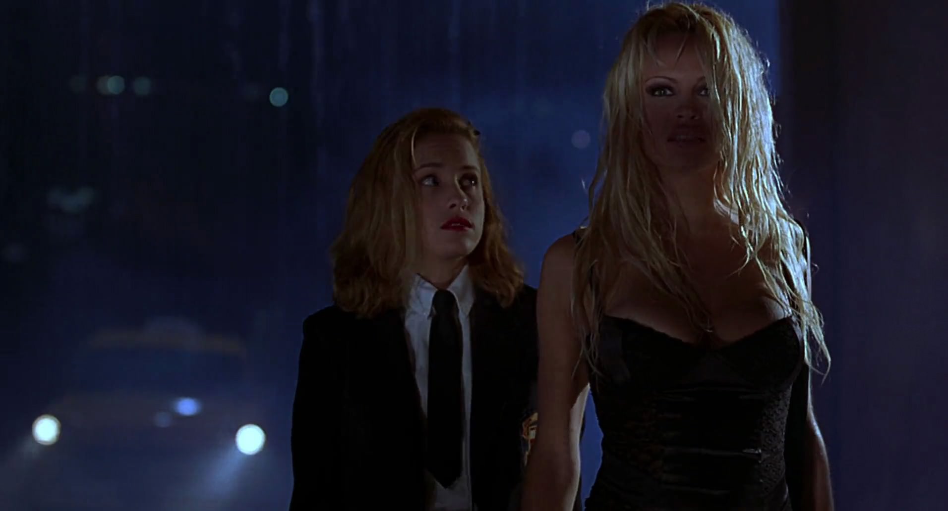 Barb Wire (1996) screencap 765