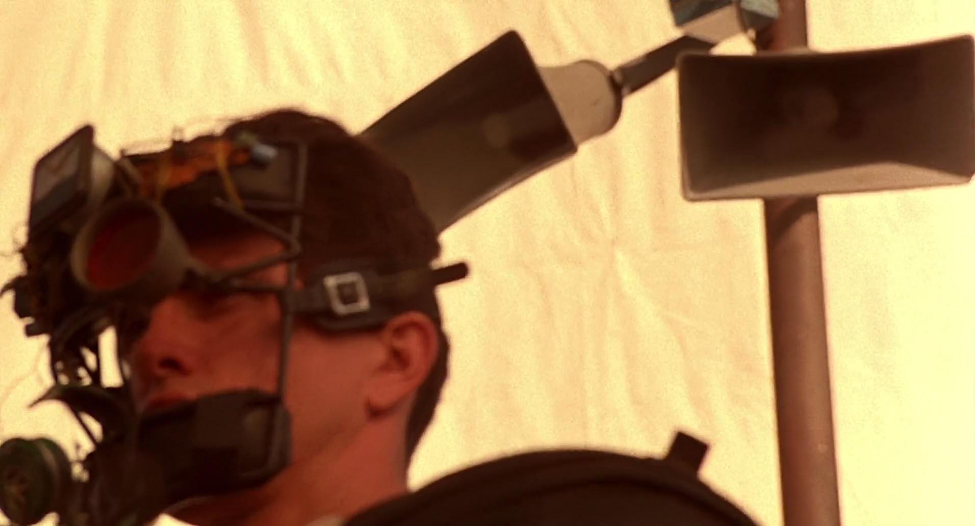 Barb Wire (1996) HD screenshot 7727