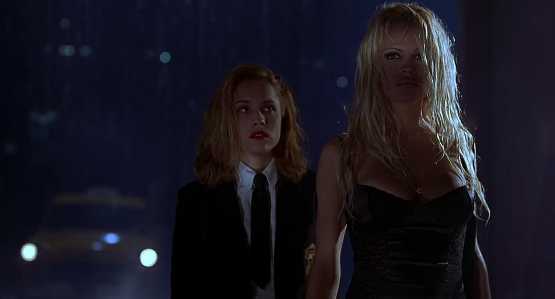 Barb Wire (1996) screencap 780