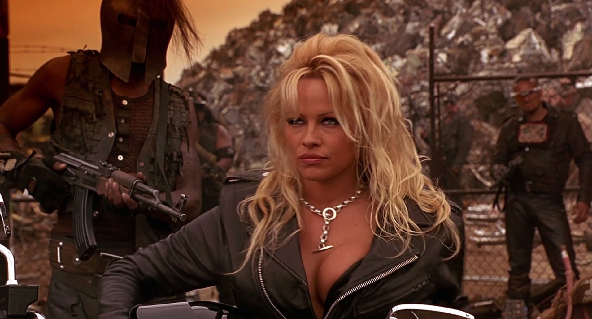 Barb Wire (1996) screencap 7827
