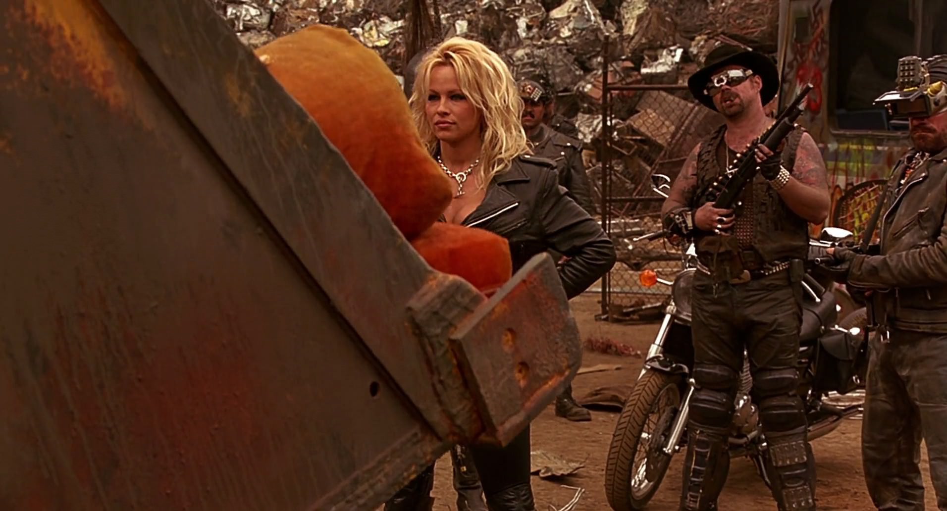 Barb Wire (1996) screencap 7845