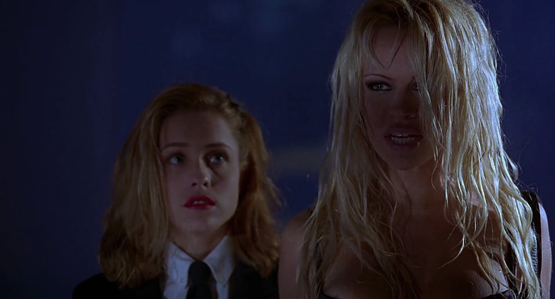 Barb Wire (1996) screencap 789