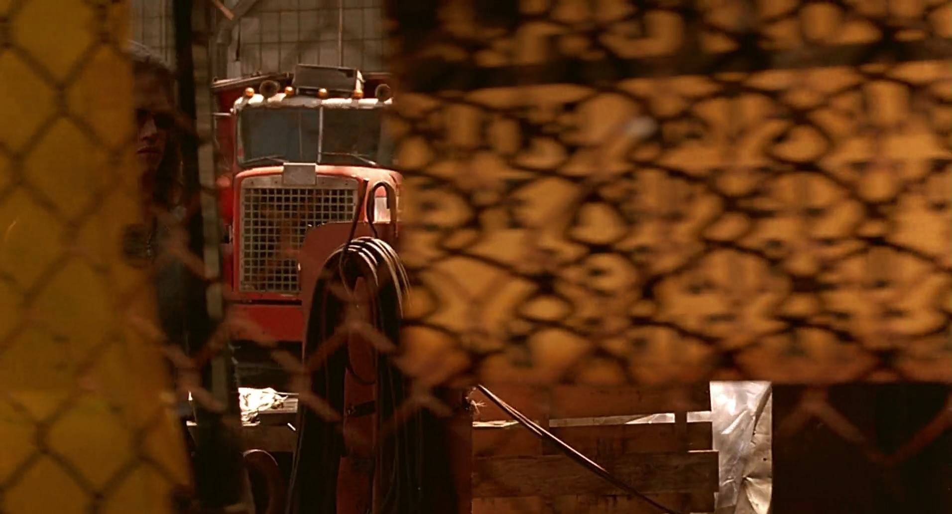Barb Wire (1996) screencap 7932