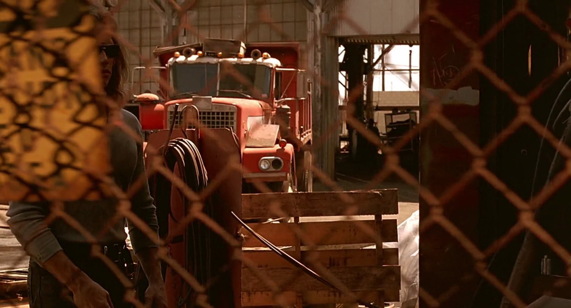 Barb Wire (1996) HD screenshot 7934